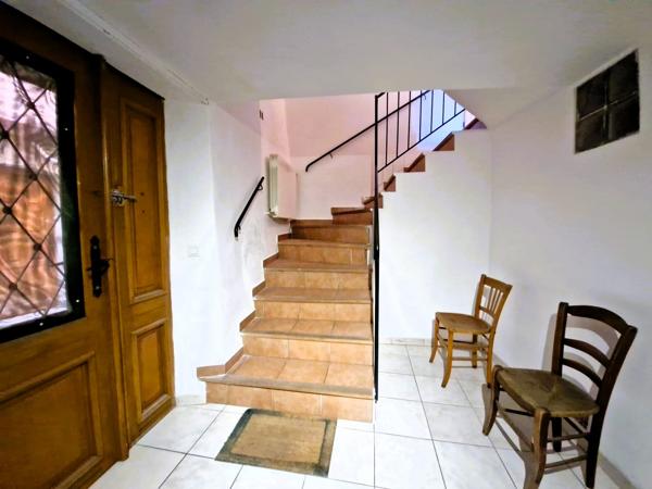 À vendre - Maison ancienne, 3 pièces située à Aups (83630)