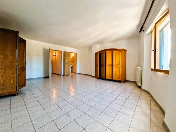 À vendre - Maison ancienne, 3 pièces située à Aups (83630)