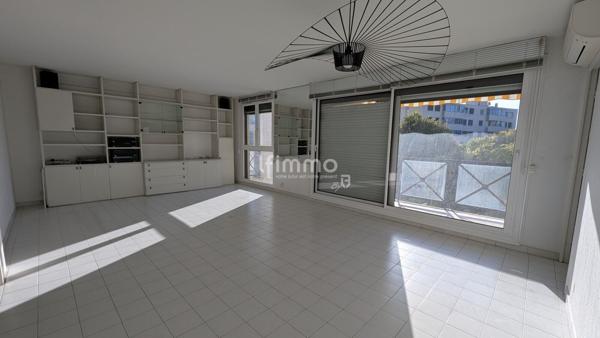 Antigone : T3 de 78 m² + terrasse + parking