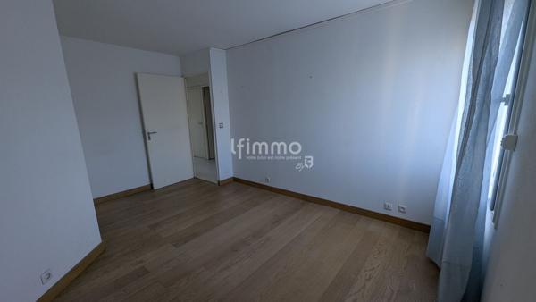 Antigone : T3 de 78 m² + terrasse + parking