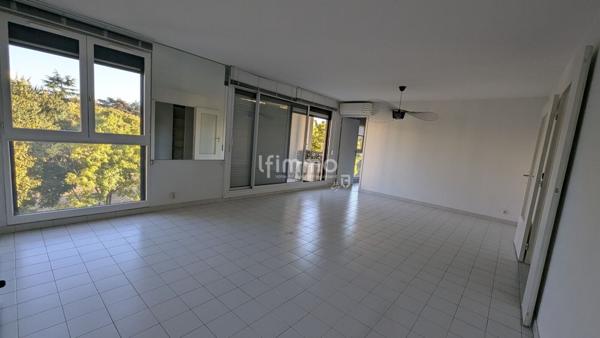 Antigone : T3 de 78 m² + terrasse + parking
