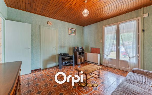 Maison à vendre    5 pièces •  Rochemaure
