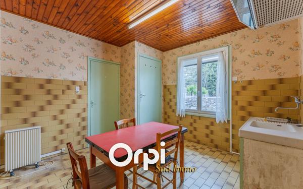 Maison à vendre    5 pièces •  Rochemaure