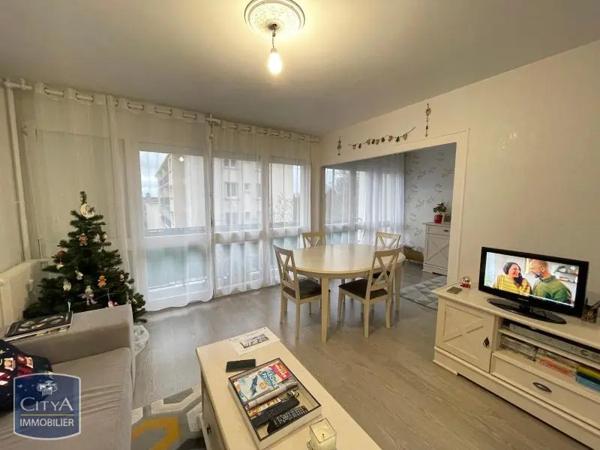 Appartement à louer 3 pièces 67.06m² Saumur (49400)