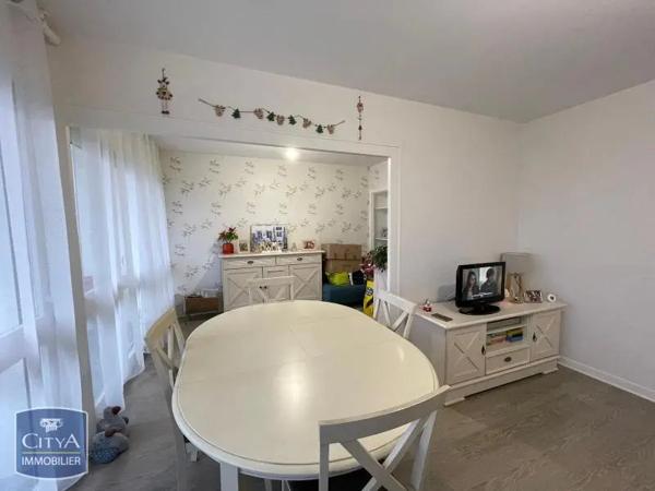 Appartement à louer 3 pièces 67.06m² Saumur (49400)