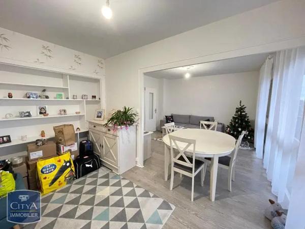 Appartement à louer 3 pièces 67.06m² Saumur (49400)