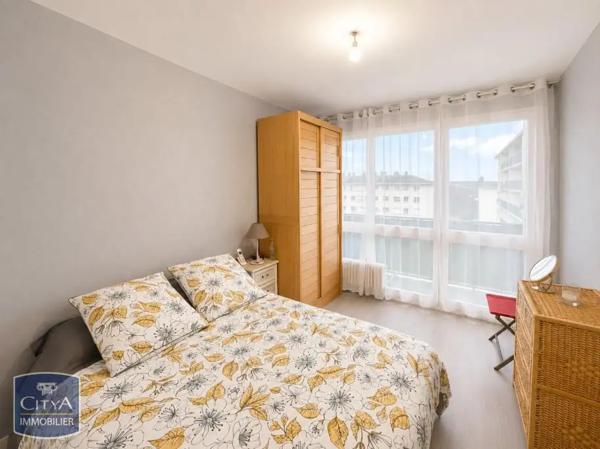 Appartement à louer 3 pièces 67.06m² Saumur (49400)