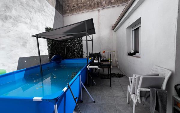 Immeuble à vendre    2 pièces • 202,90 m2 Marseille 8