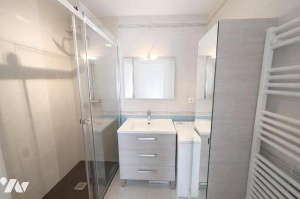 VANNES – Appartement T2 en rez-de-jardin avec terrasse et garage, à deux pas du port