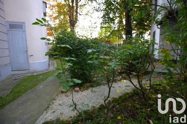 Appartement 1 pièce de 24 m² à Paris (75015)