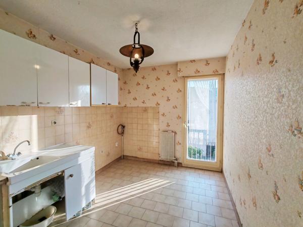 LE PRADET - Appartement de type 2 - Cave - Loggia