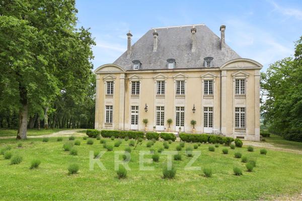 Exclusivité - Cahors - Chateau du debut XIXème remarquablement restauré