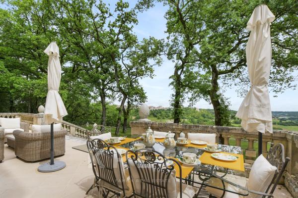 Exclusivité - Cahors - Chateau du debut XIXème remarquablement restauré