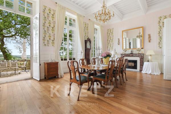 Exclusivité - Cahors - Chateau du debut XIXème remarquablement restauré