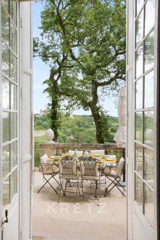 Exclusivité - Cahors - Chateau du debut XIXème remarquablement restauré