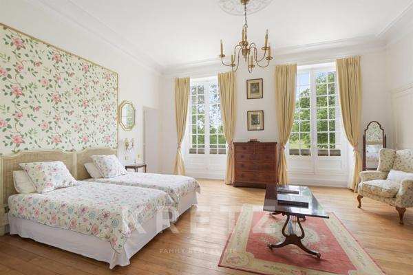 Exclusivité - Cahors - Chateau du debut XIXème remarquablement restauré