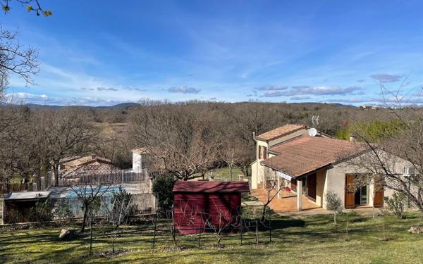 Maison à vendre    4 pièces •  Barjac