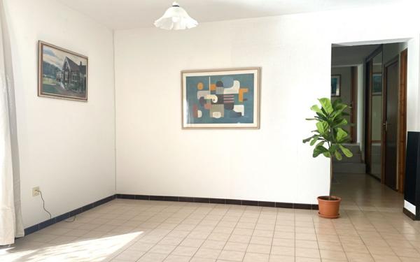 Maison à vendre    4 pièces •  Barjac