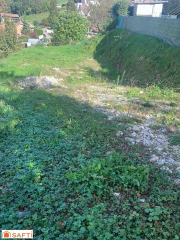 A vendre très beau terrain constructible d'environ 1102 m2