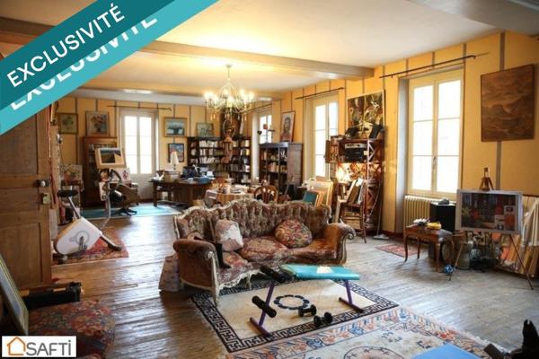 Maison atypique avec de beaux volumes proche V.S.Y