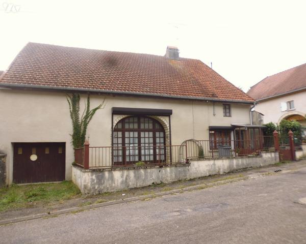 VEZET, ancienne ferme sur 1008 m² de terrain.
