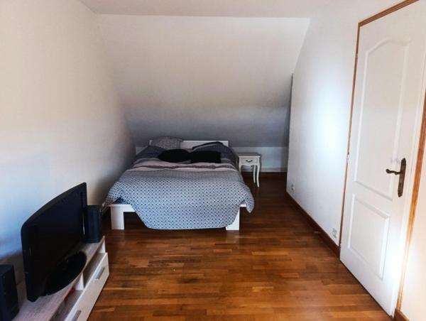 Alliez confort moderne, grands espaces et performance énergétique dans cette maison familiale à Pruniers !