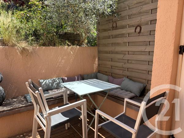 Maison à vendre  4 pièces - 41 m 2   COGOLIN  - 83