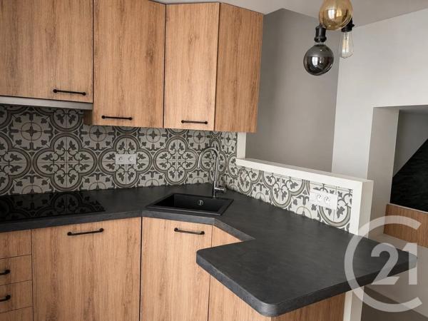 Maison à vendre  4 pièces - 41 m 2   COGOLIN  - 83
