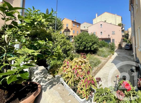 Maison à vendre  7 pièces - 226 m 2   LE LAVANDOU  - 83