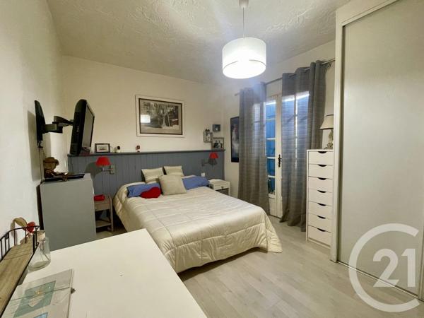 Maison à vendre  7 pièces - 226 m 2   LE LAVANDOU  - 83