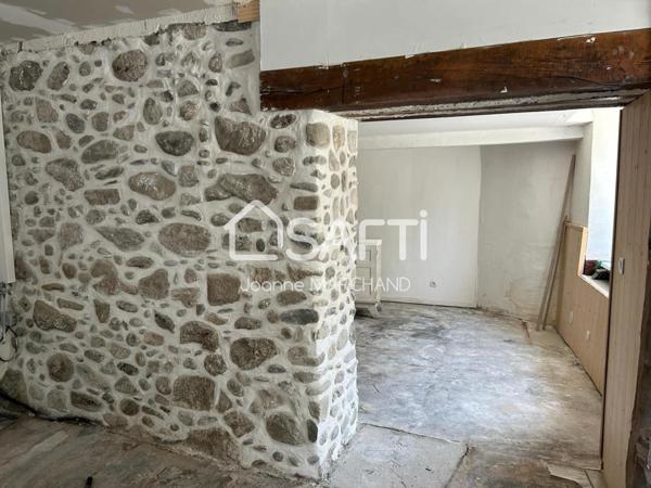 Maison de village, retour sur le marché