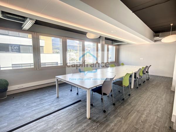 Bureau à vendre CHAMBERY (73) - bureaux 393 m² avec 8 parking privés couverts