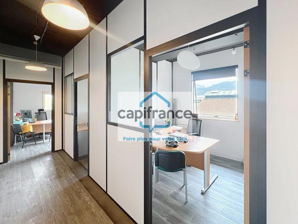 Bureau à vendre CHAMBERY (73) - bureaux 393 m² avec 8 parking privés couverts
