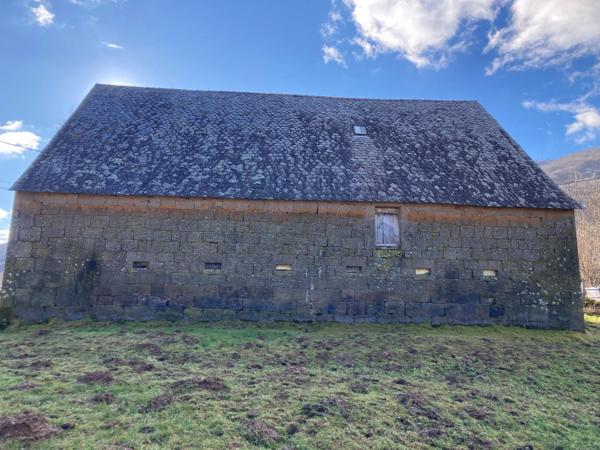 bâtisse en pierre de 288m²
