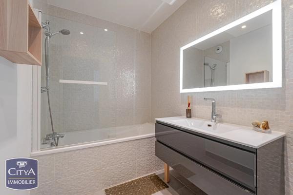 Appartement à vendre 5 pièces 101m² Tours (37000)
