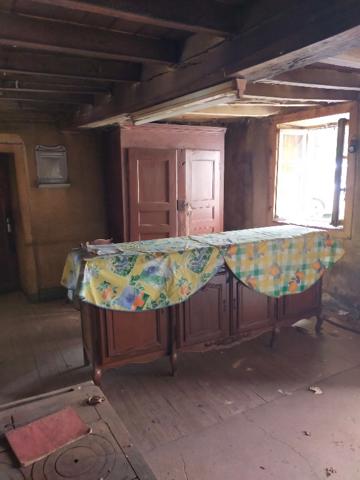 Celles sur Durolle (63250) Ensemble immobilier Maison (+/-160m2) + grange (+/- 270m2) + terrain constructible (+/-3500m2)