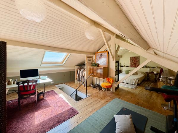 Maison
         5 pièces
        - 85 m² 395 000 € *