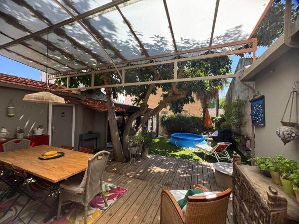 Maison
         5 pièces
        - 85 m² 395 000 € *