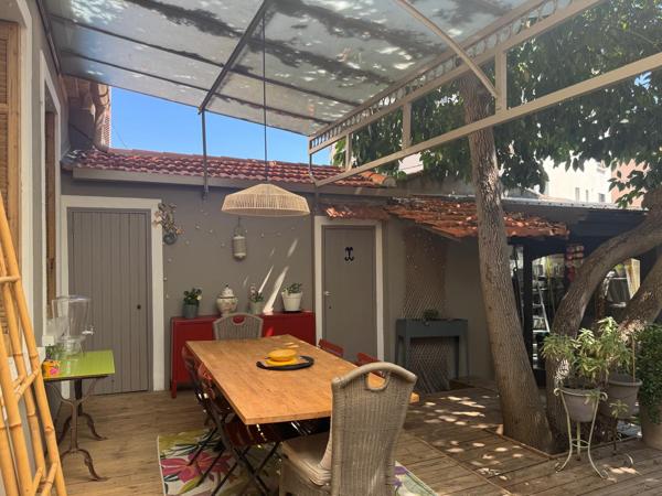 Maison
         5 pièces
        - 85 m² 395 000 € *