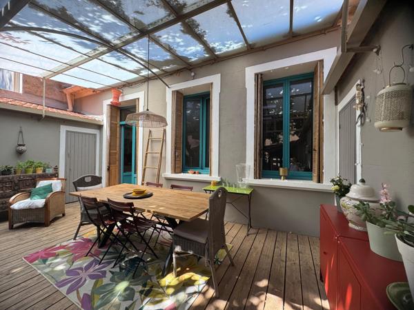 Maison
         5 pièces
        - 85 m² 395 000 € *