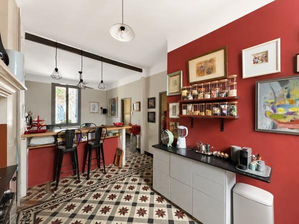 Maison
         5 pièces
        - 85 m² 395 000 € *