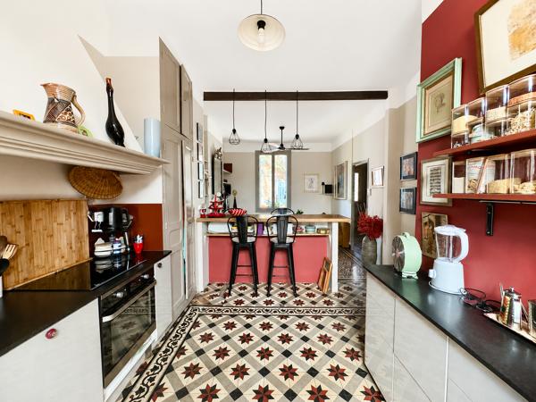 Maison
         5 pièces
        - 85 m² 395 000 € *