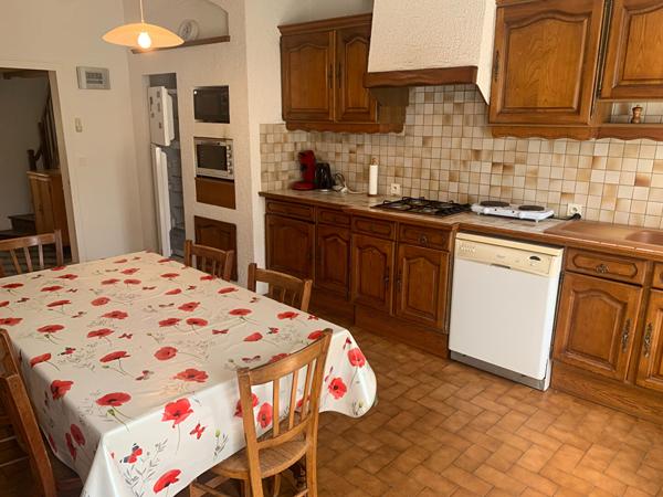 Maison à vendre à LA CHAPELLE SAINT LAURENT - 6 pièces, 4 chambres sur un terrain de plus de 1000m²