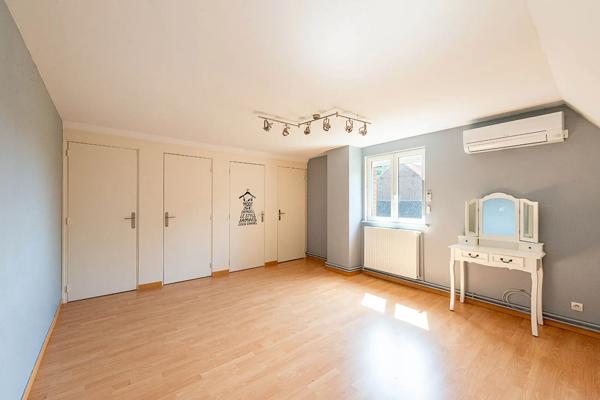 Maison à vendre 8 pièces 185.11m² Saint-Amand-les-Eaux (59230)