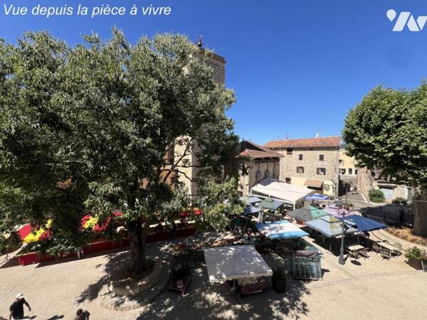 ST-CEZAIRE-SUR-SIAGNE. Place Charles de Gaulle, Duplex de 4pièces de 50m² au 2e étage.