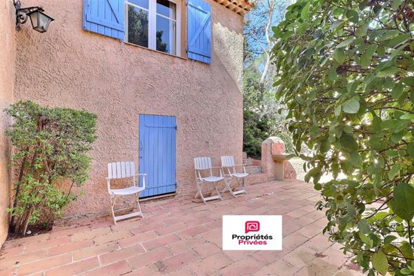 Maison Ventabren 9 pièces 205 m2 - piscine, double garage sur terrain de 2020 m2