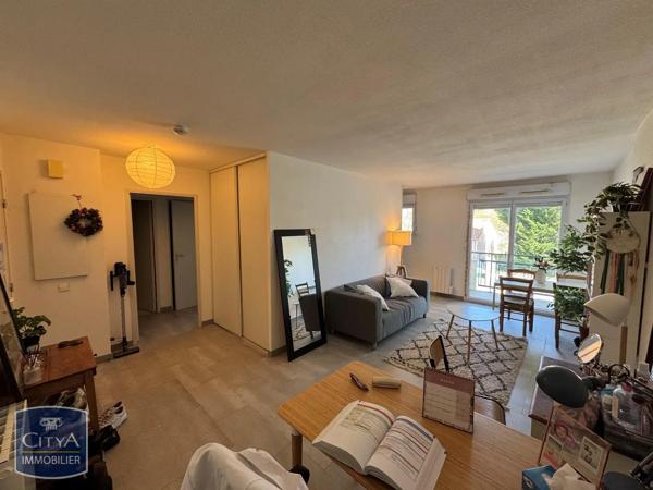 Appartement à louer 2 pièces 47.7m² Poitiers (86000)