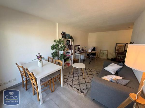 Appartement à louer 2 pièces 47.7m² Poitiers (86000)
