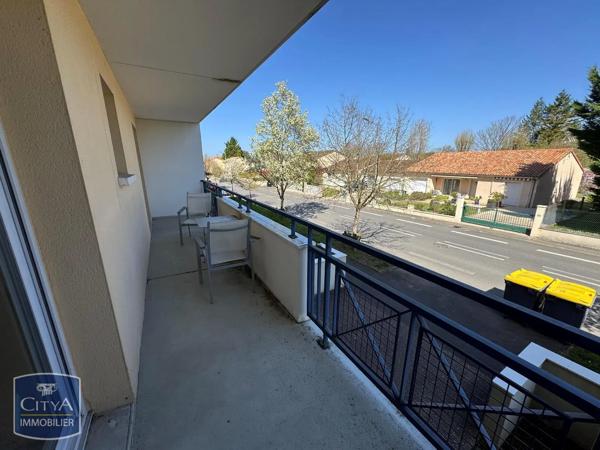 Appartement à louer 2 pièces 47.7m² Poitiers (86000)