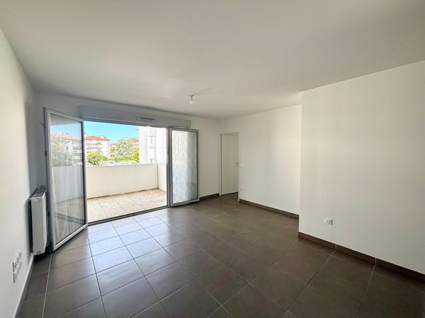 T3 dans une résidence récente à Bayonne